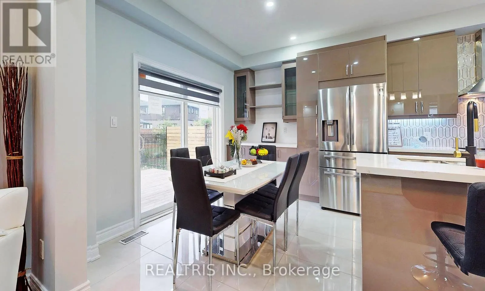 MAIN - 85 EAGLECREST STREET