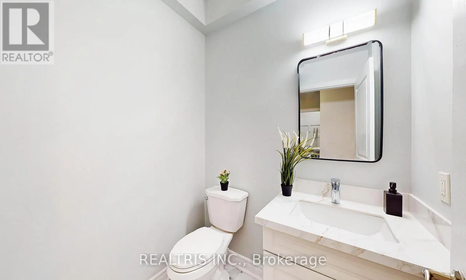 MAIN - 85 EAGLECREST STREET