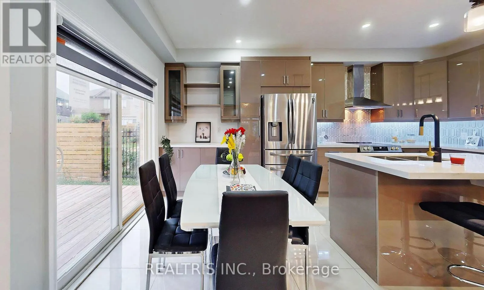 MAIN - 85 EAGLECREST STREET