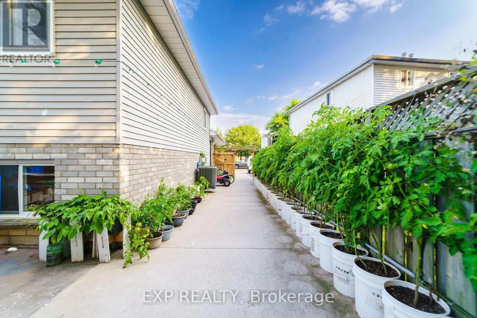 430 BANKSIDE CRESCENT