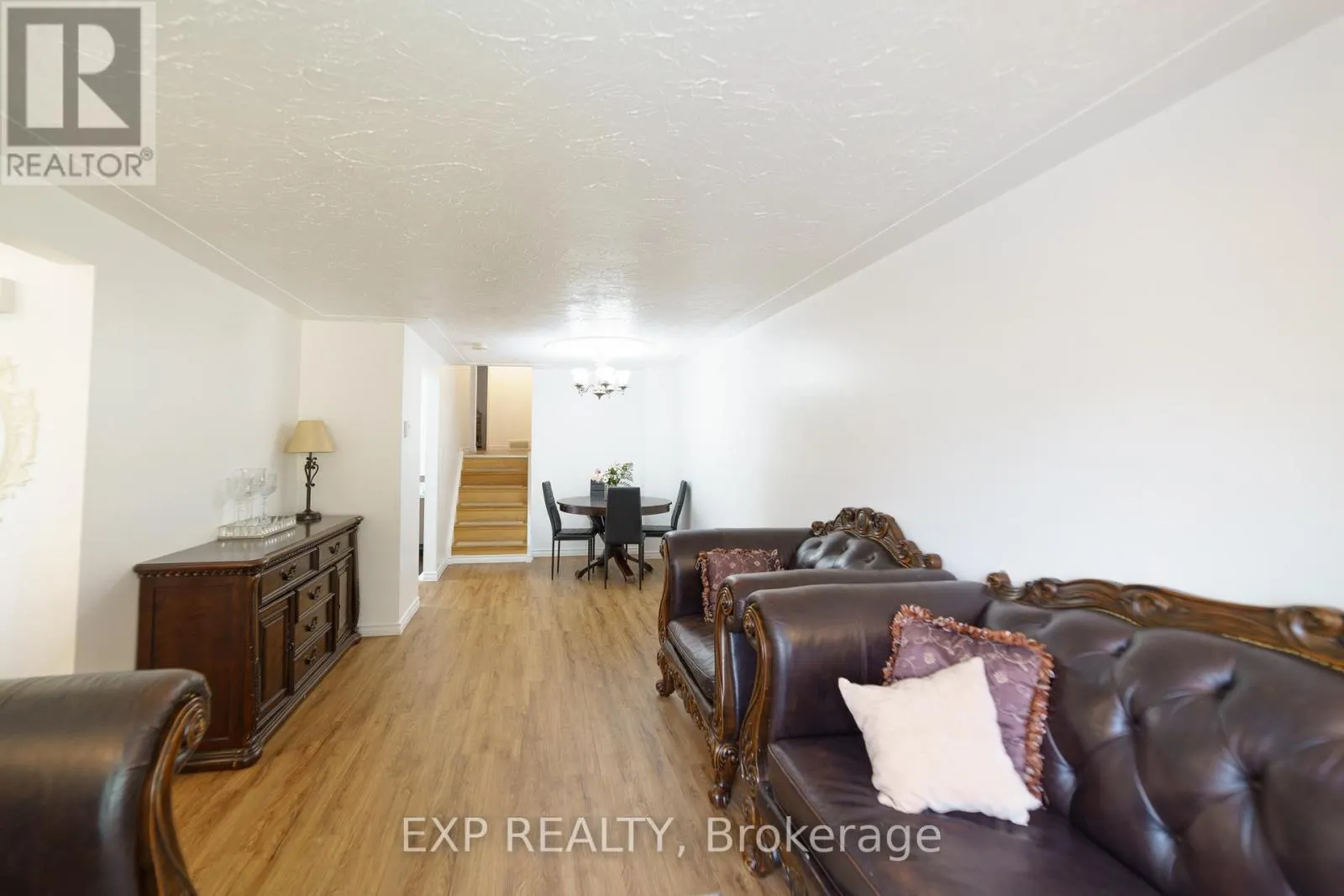 430 BANKSIDE CRESCENT