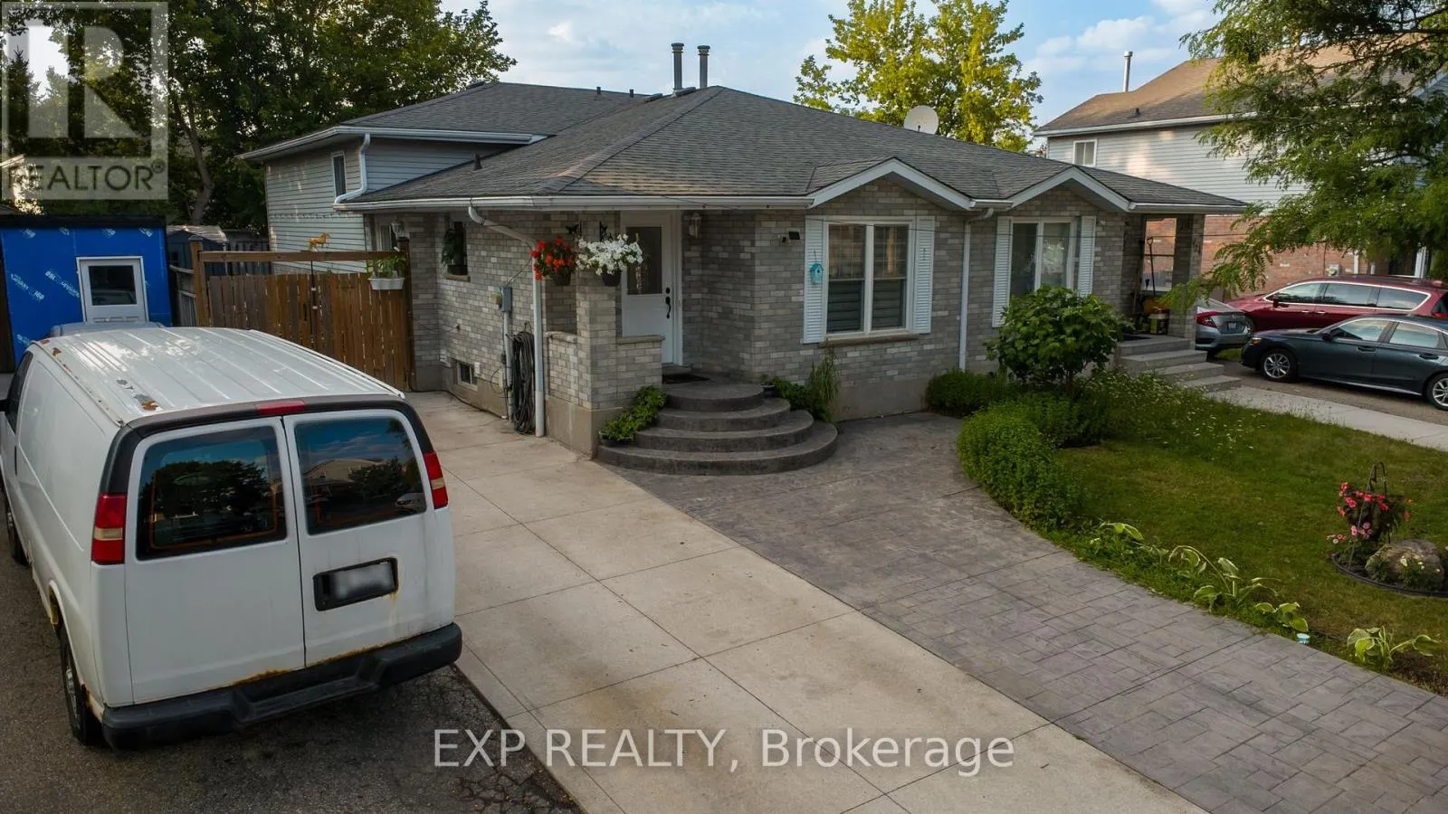430 BANKSIDE CRESCENT