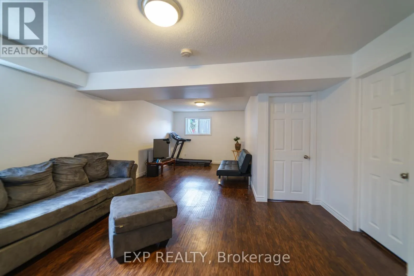 430 BANKSIDE CRESCENT
