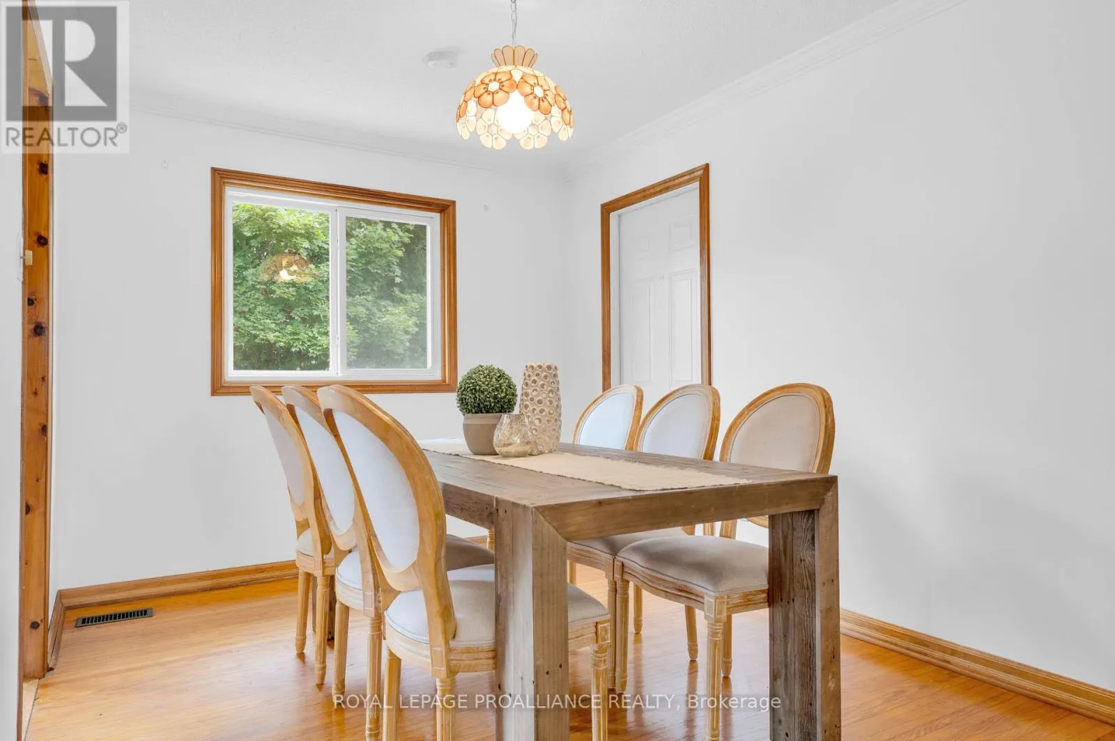 5 ORCHARD CRESCENT