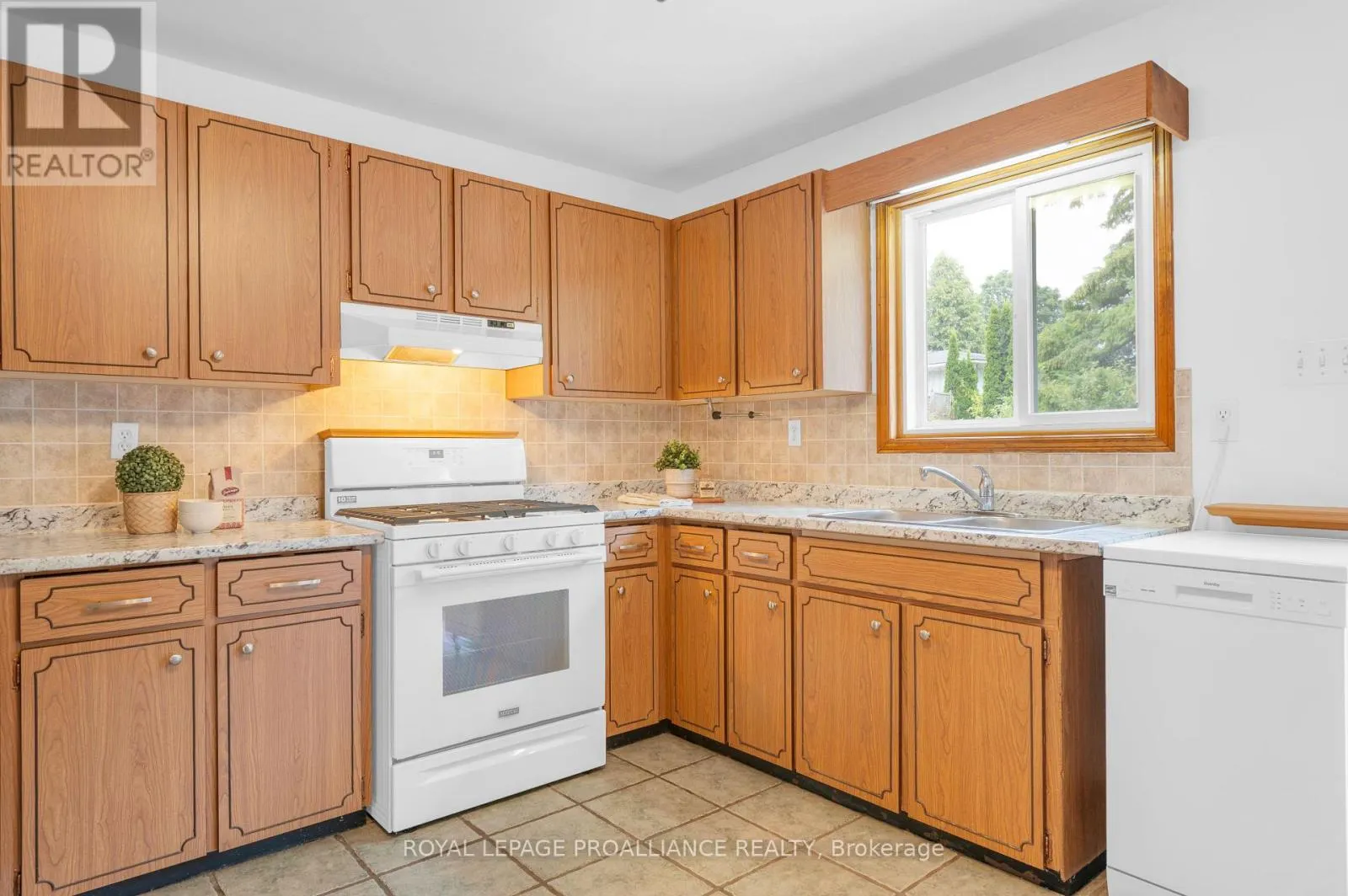 5 ORCHARD CRESCENT