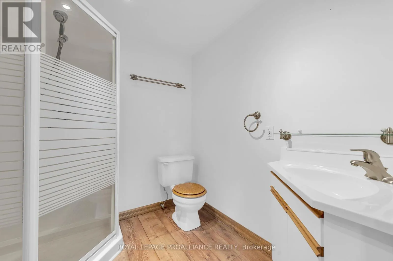 5 ORCHARD CRESCENT