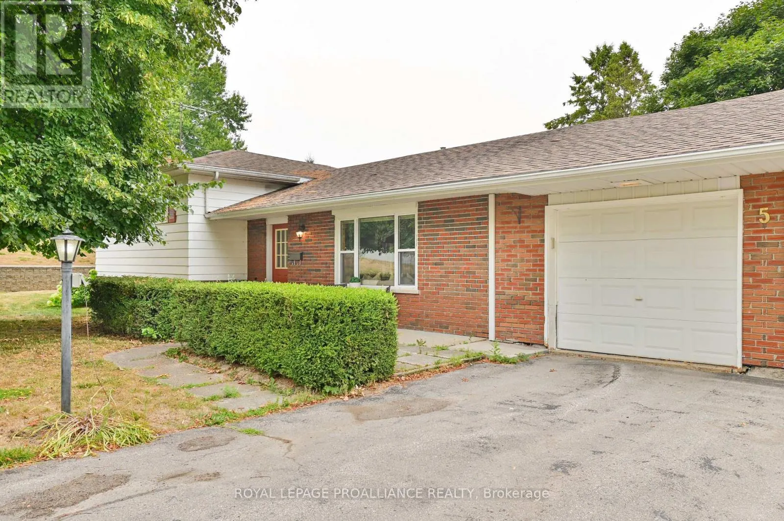 5 ORCHARD CRESCENT