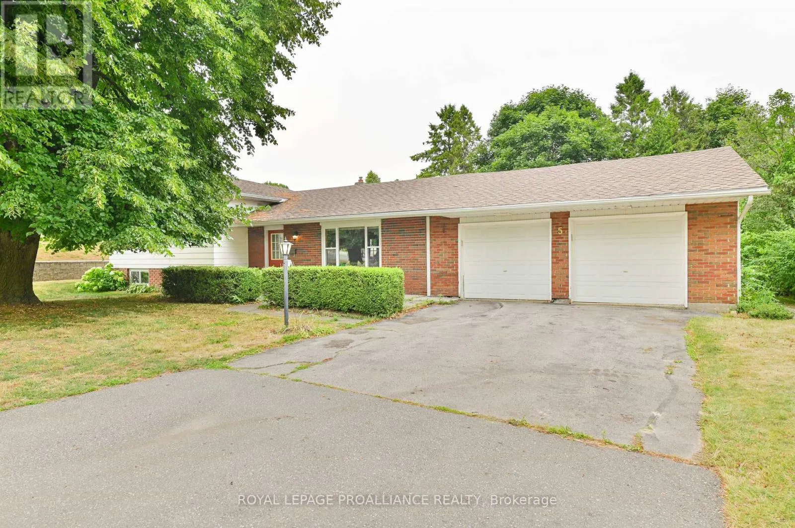 5 ORCHARD CRESCENT