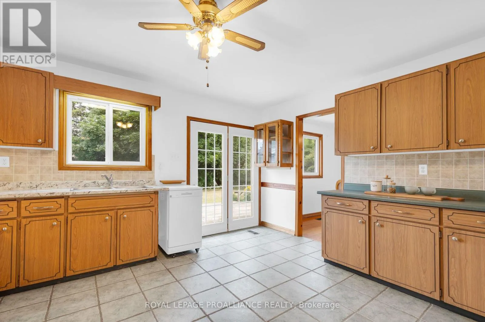 5 ORCHARD CRESCENT