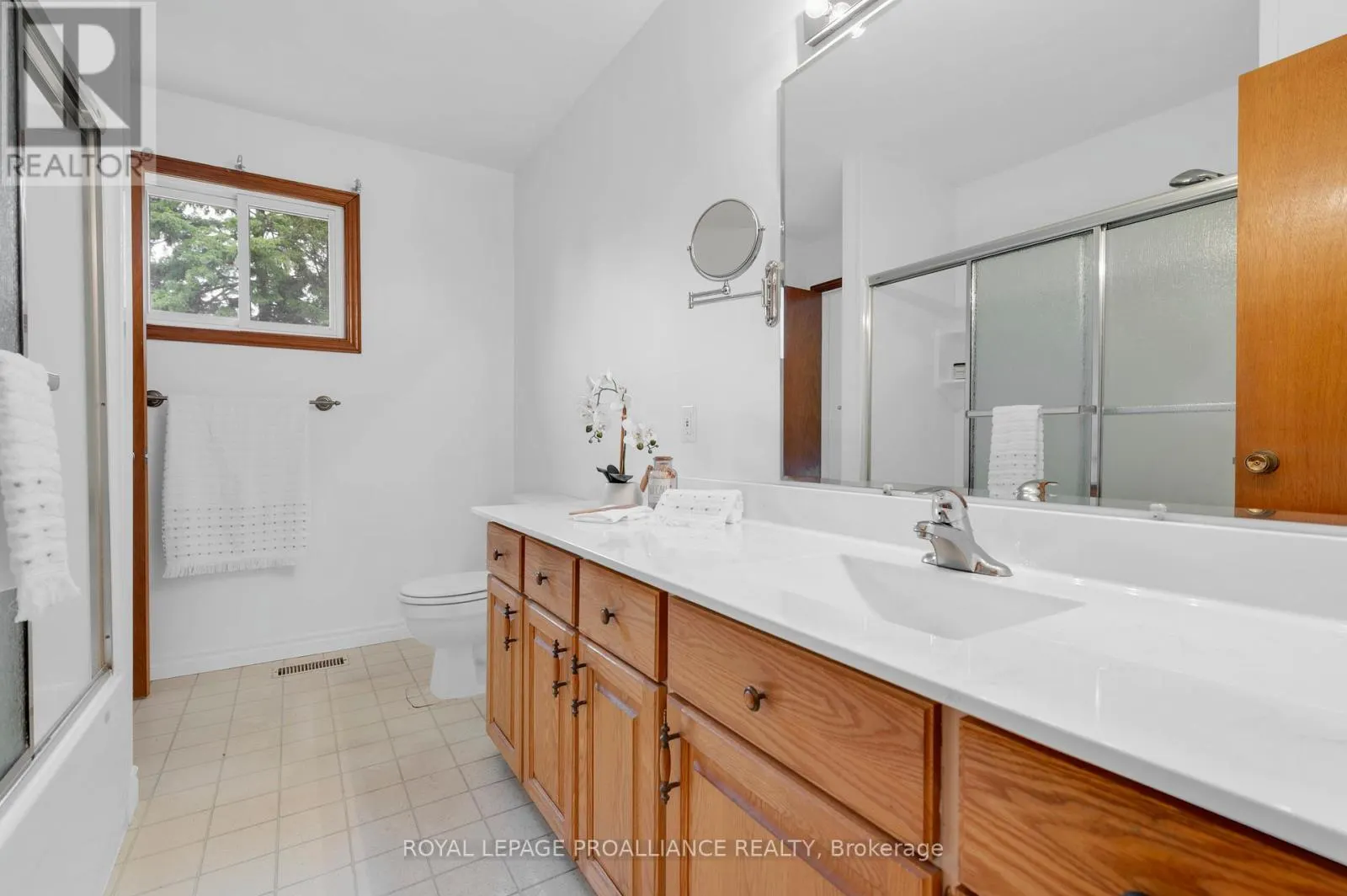 5 ORCHARD CRESCENT