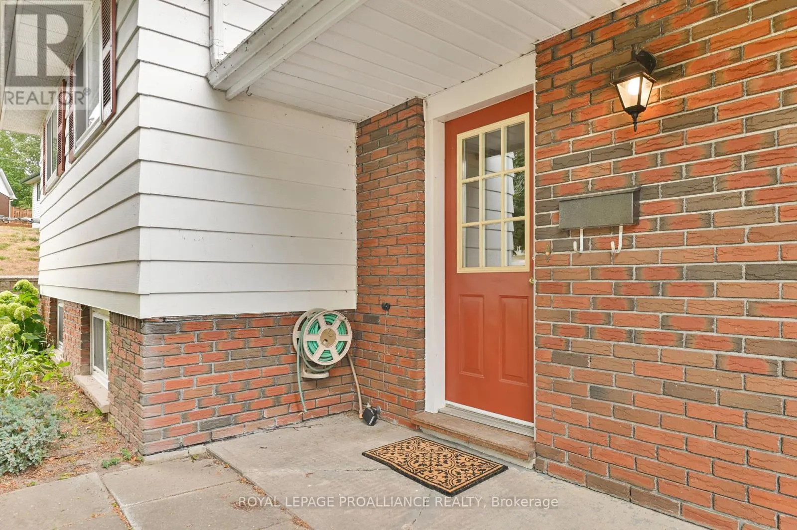5 ORCHARD CRESCENT