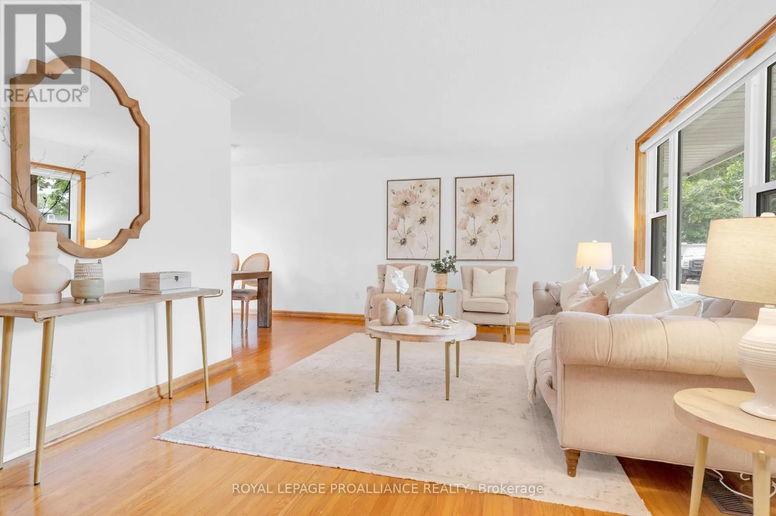 5 ORCHARD CRESCENT