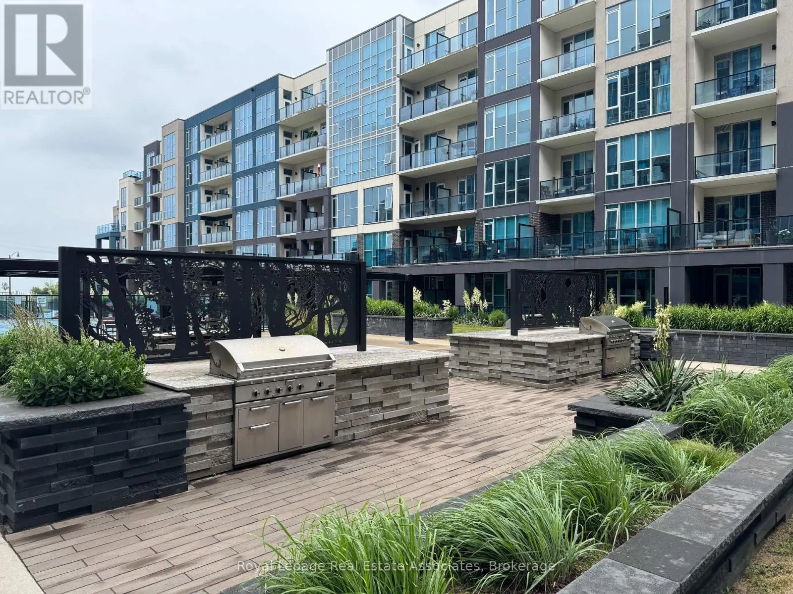 128 - 16 CONCORD PLACE