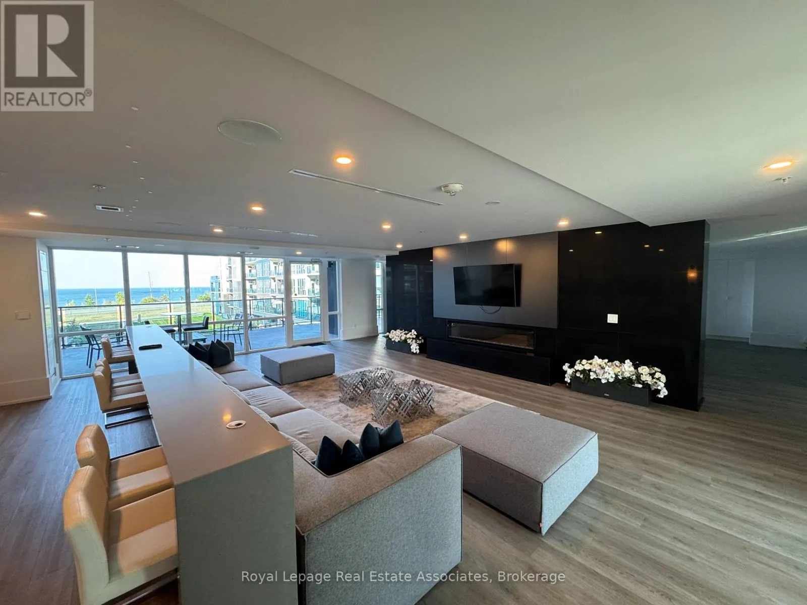 128 - 16 CONCORD PLACE