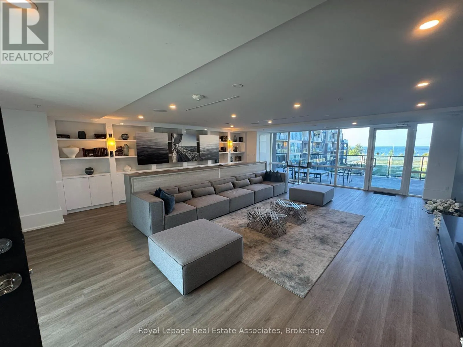 128 - 16 CONCORD PLACE