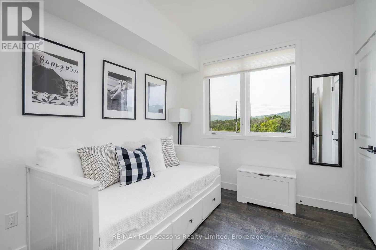 302 - 12 BEAUSOLEIL LANE, #302