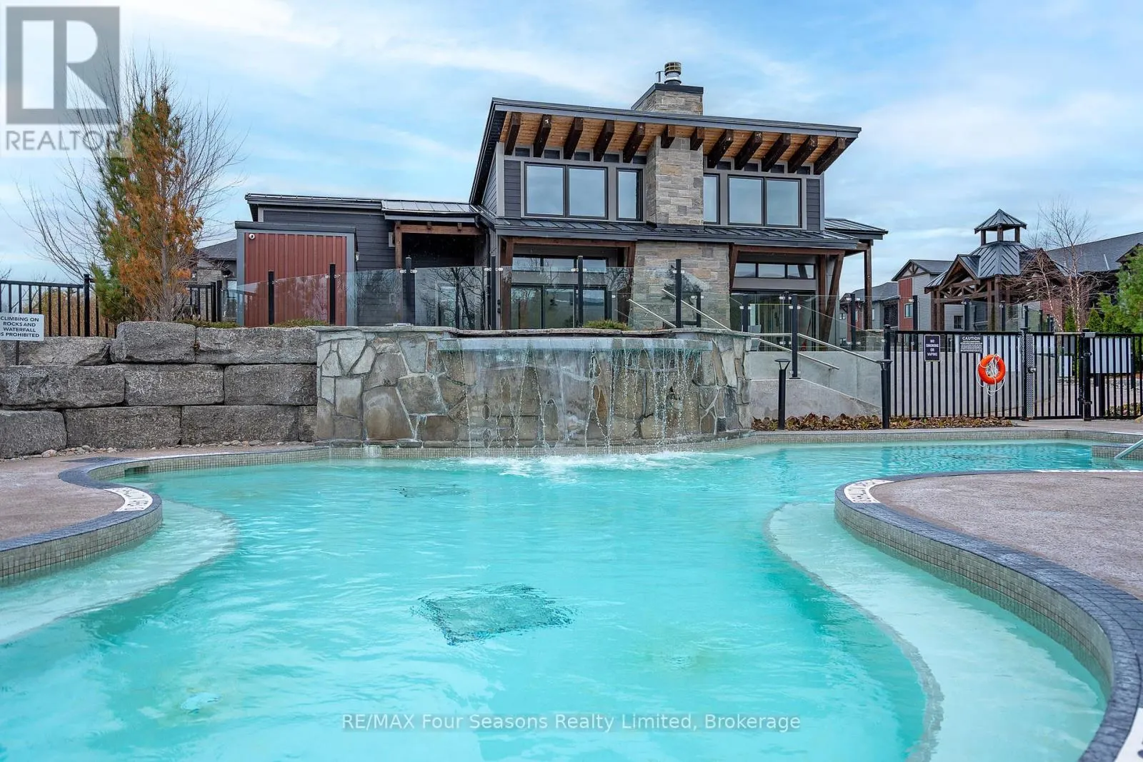302 - 12 BEAUSOLEIL LANE, #302