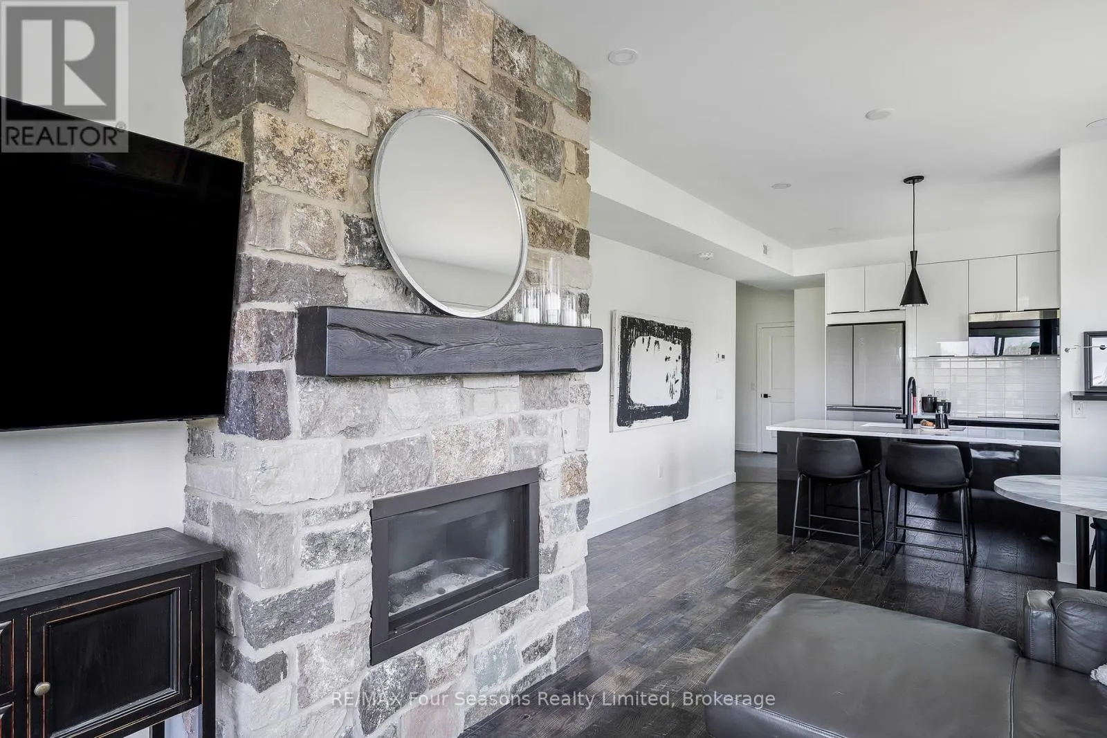 302 - 12 BEAUSOLEIL LANE, #302