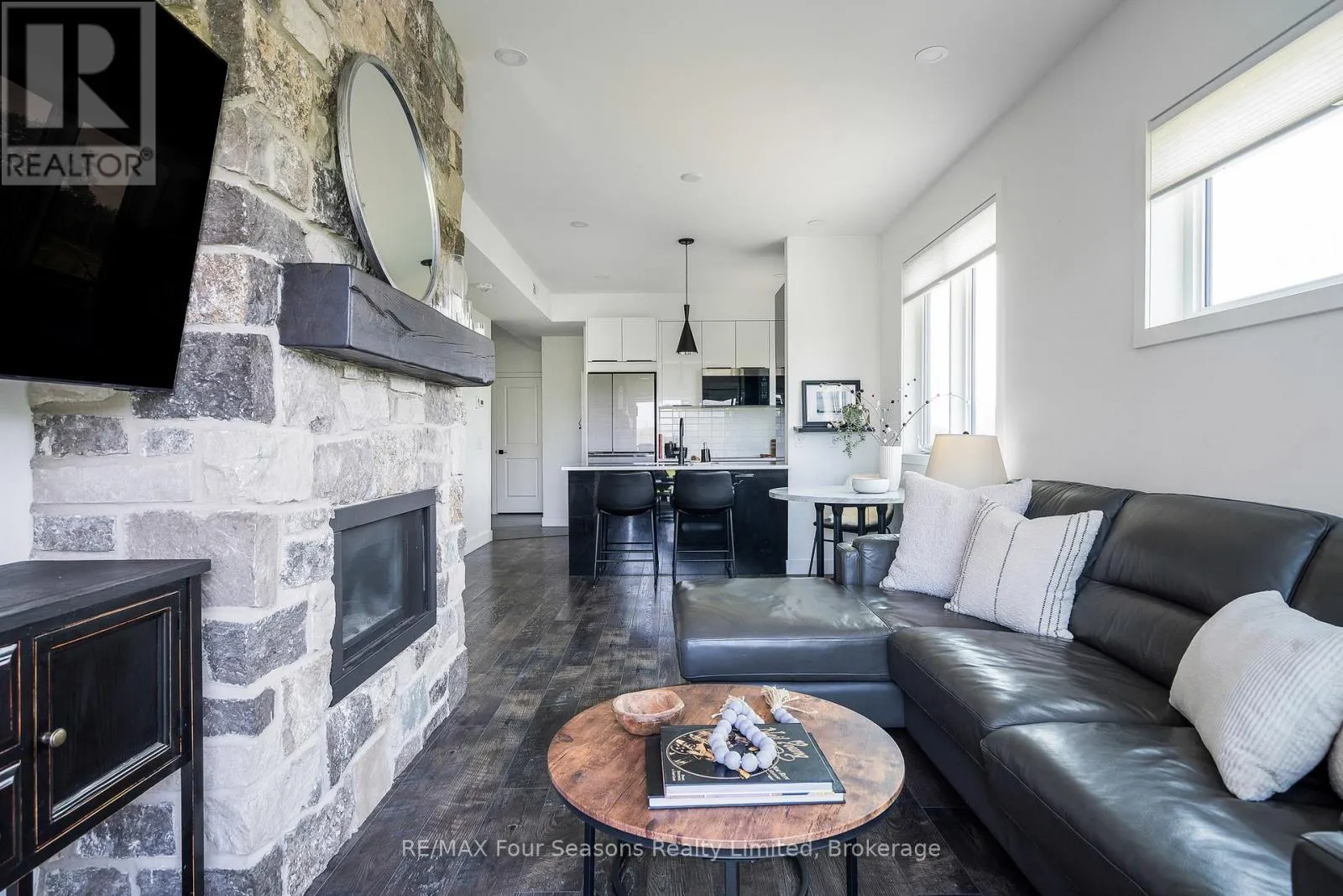 302 - 12 BEAUSOLEIL LANE, #302