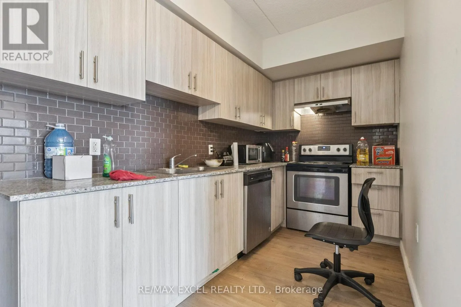 G607 - 275 LARCH STREET