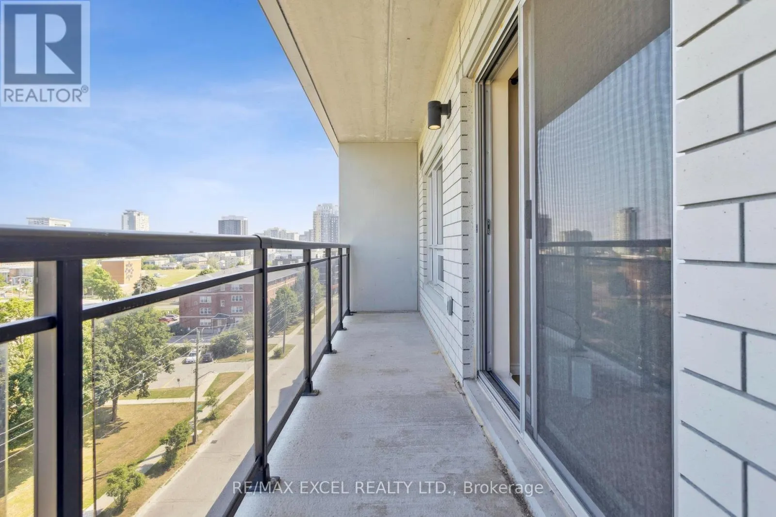 G607 - 275 LARCH STREET