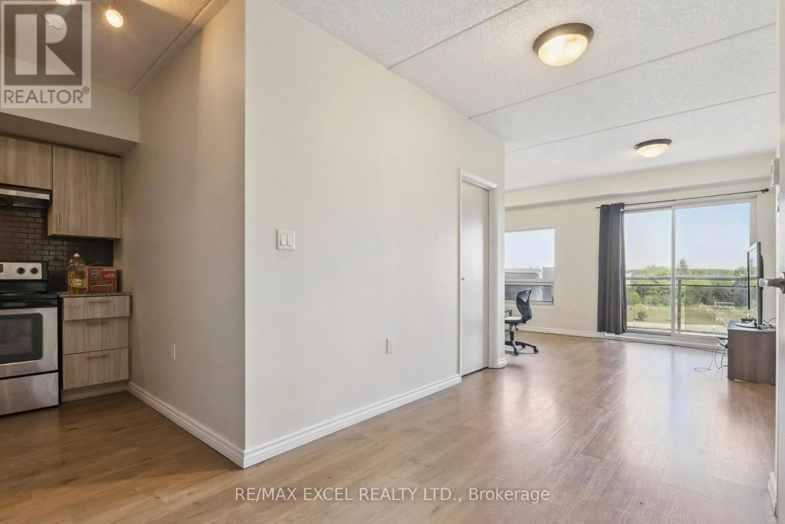 G607 - 275 LARCH STREET
