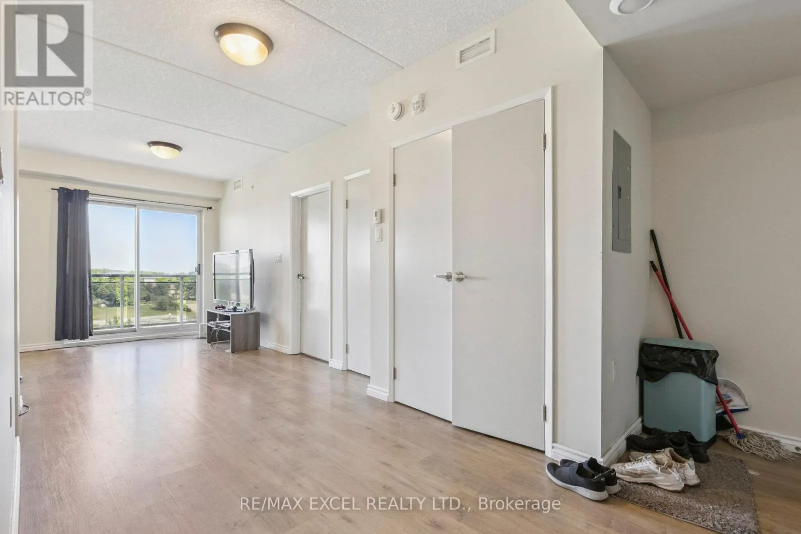 G607 - 275 LARCH STREET