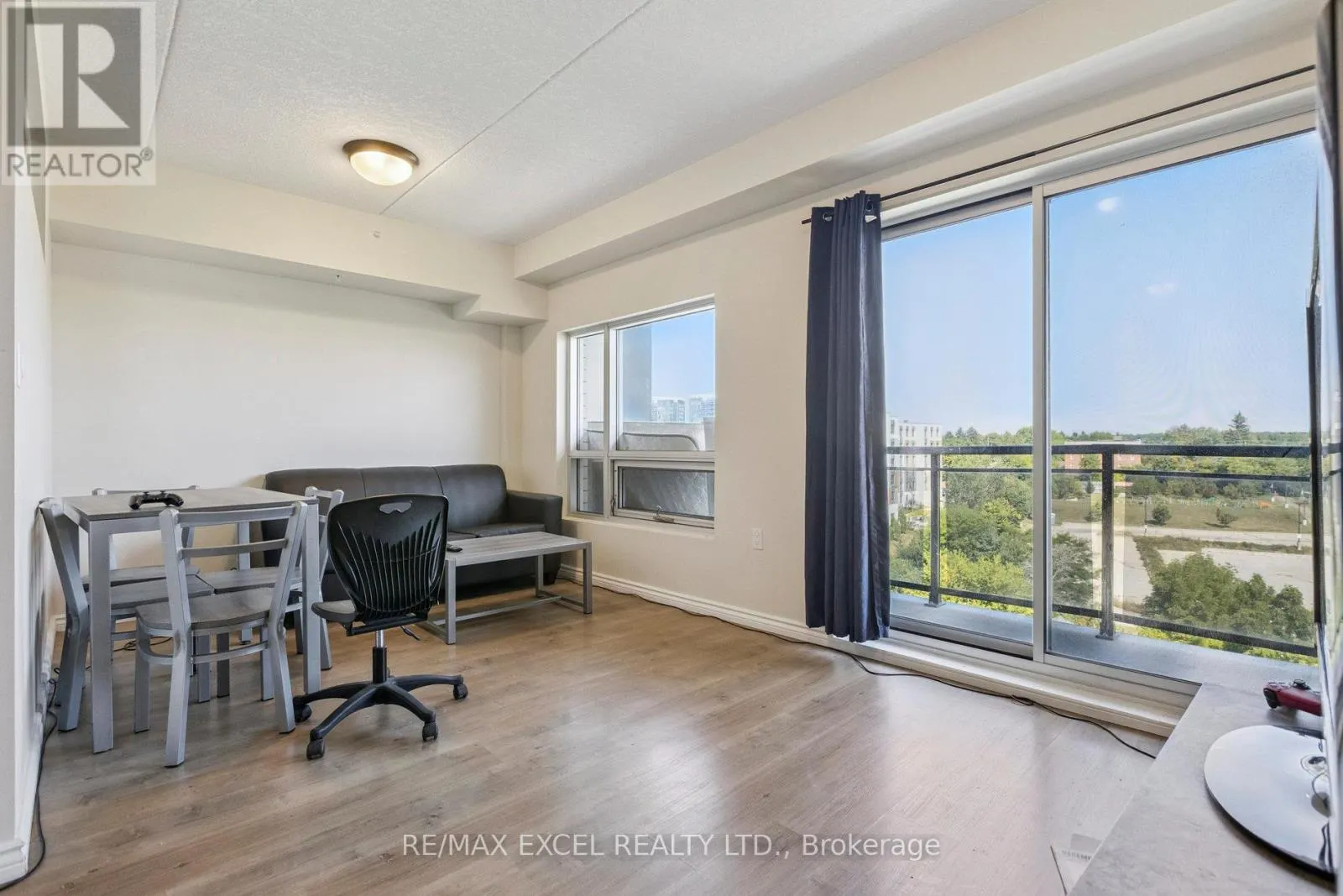 G607 - 275 LARCH STREET