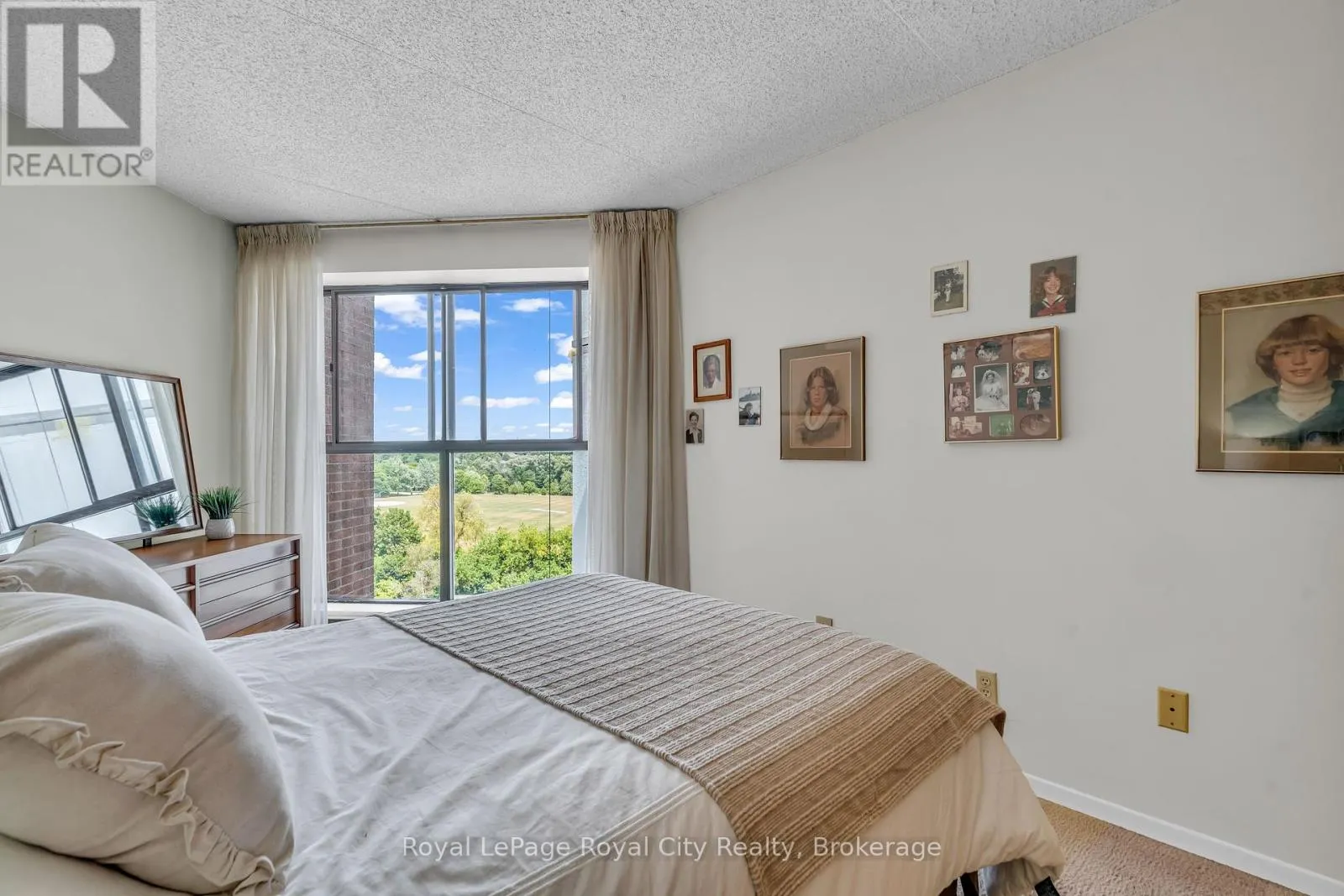 803 - 22 MARILYN DRIVE, #803