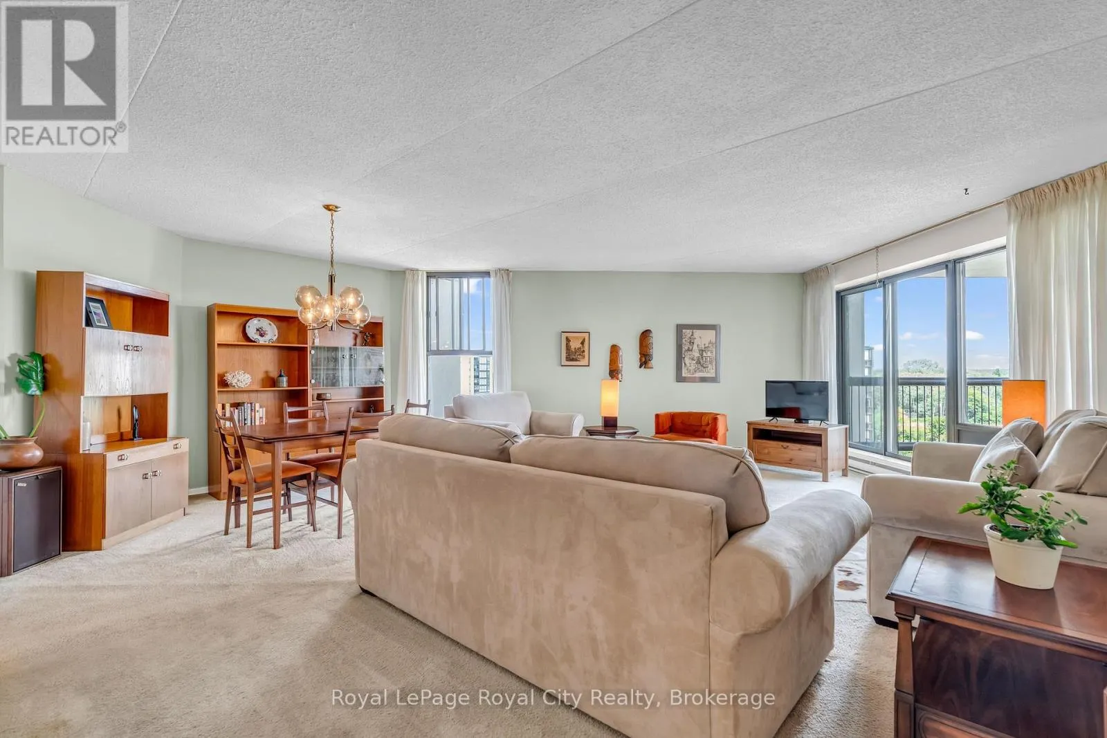 803 - 22 MARILYN DRIVE, #803