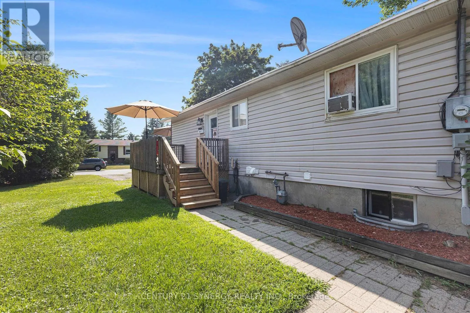 389 THOMAS STREET