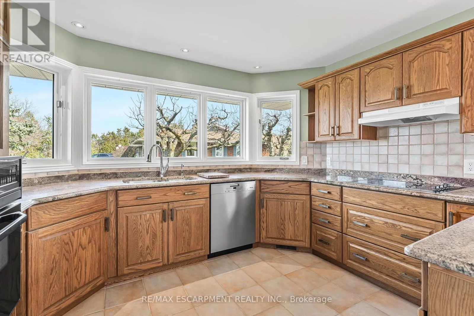 3503 LAKESHORE ROAD