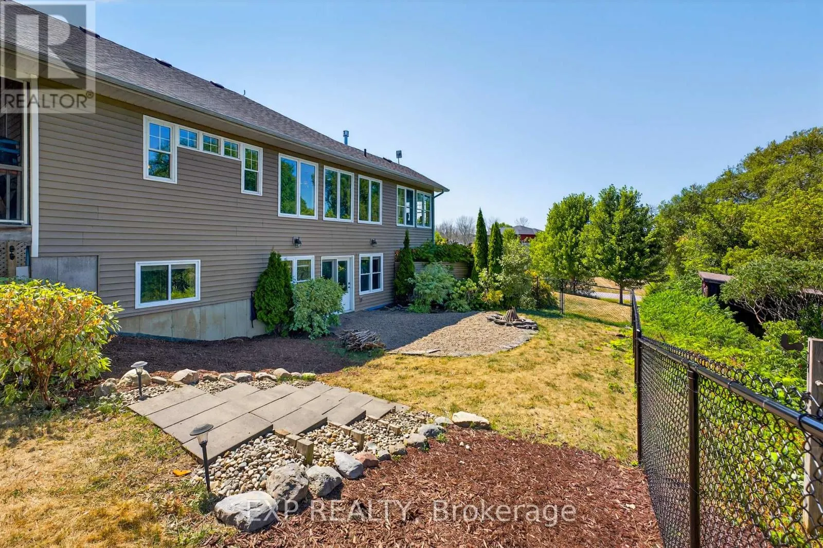 12 OLDE STONE ROAD