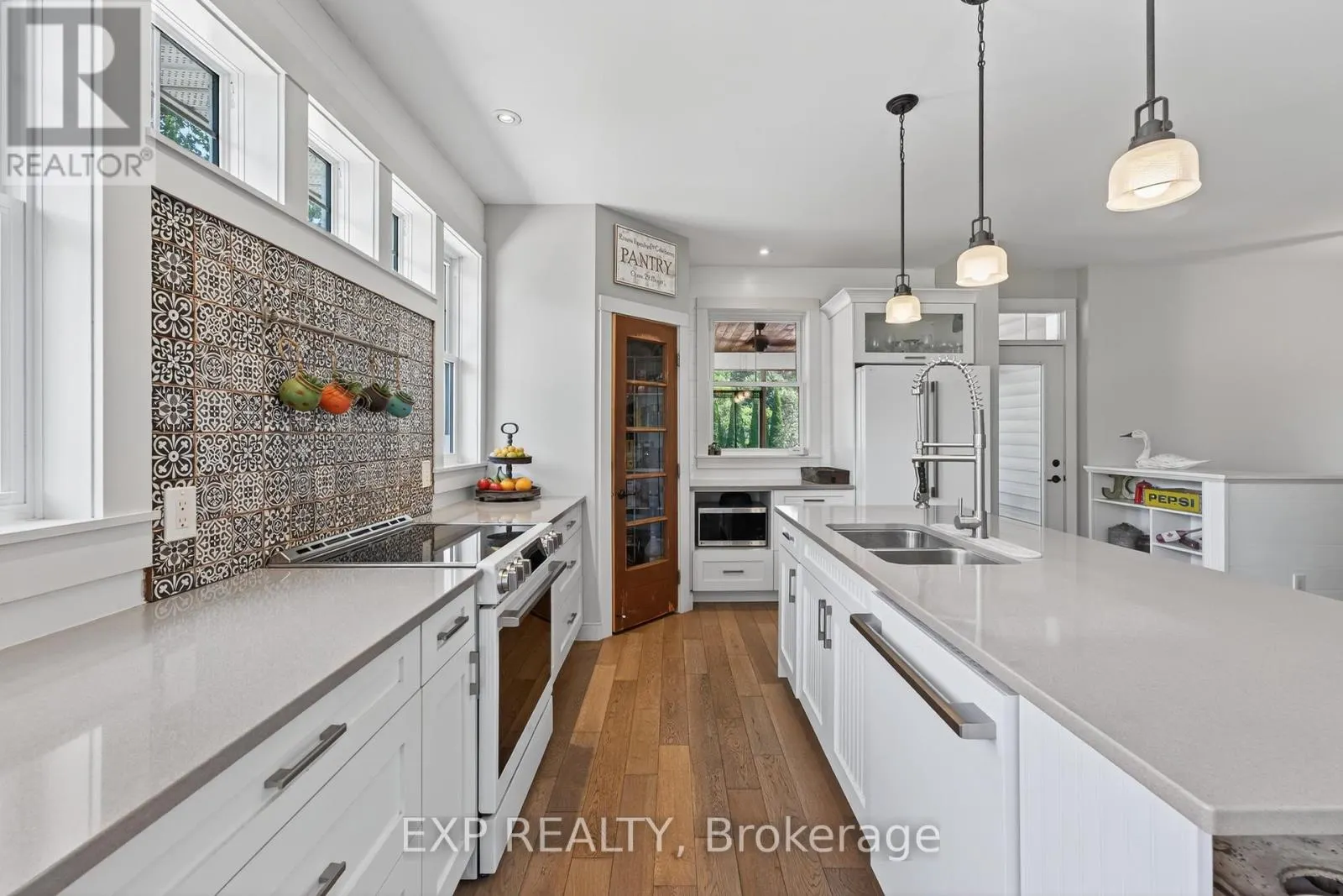 12 OLDE STONE ROAD