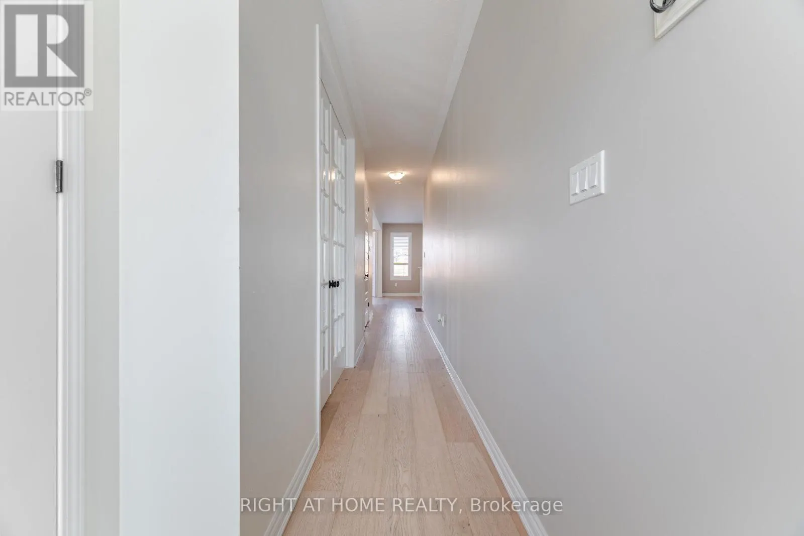 28 PICKETT PLACE