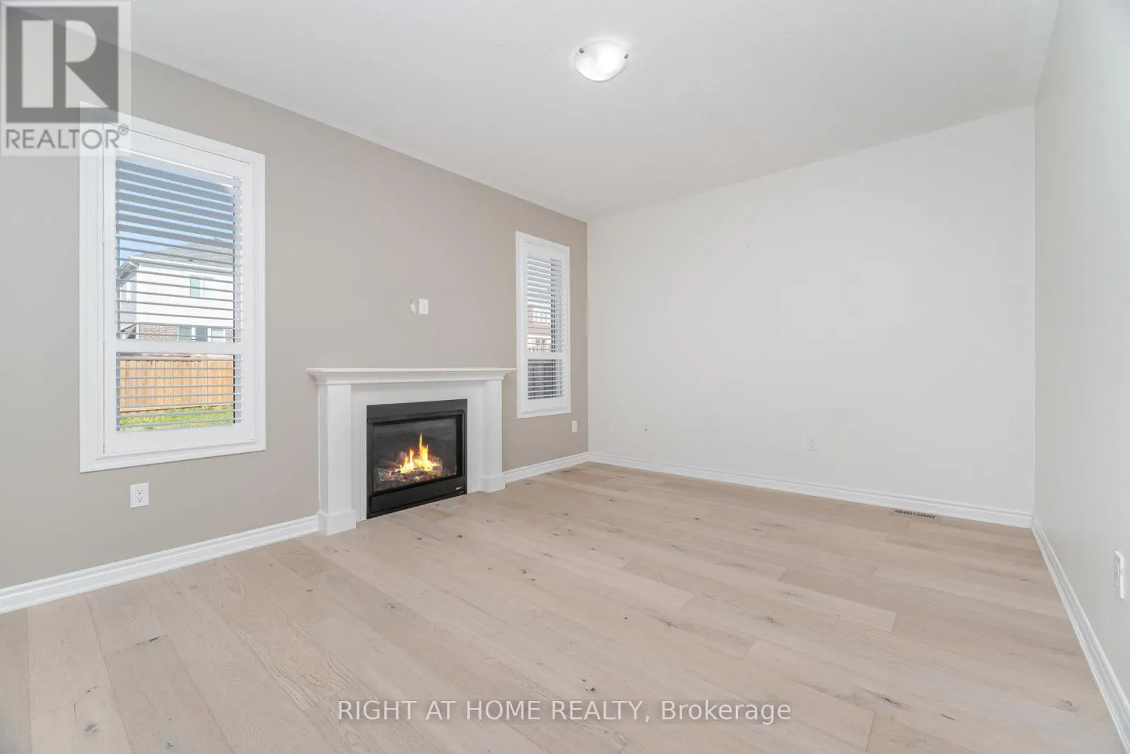 28 PICKETT PLACE