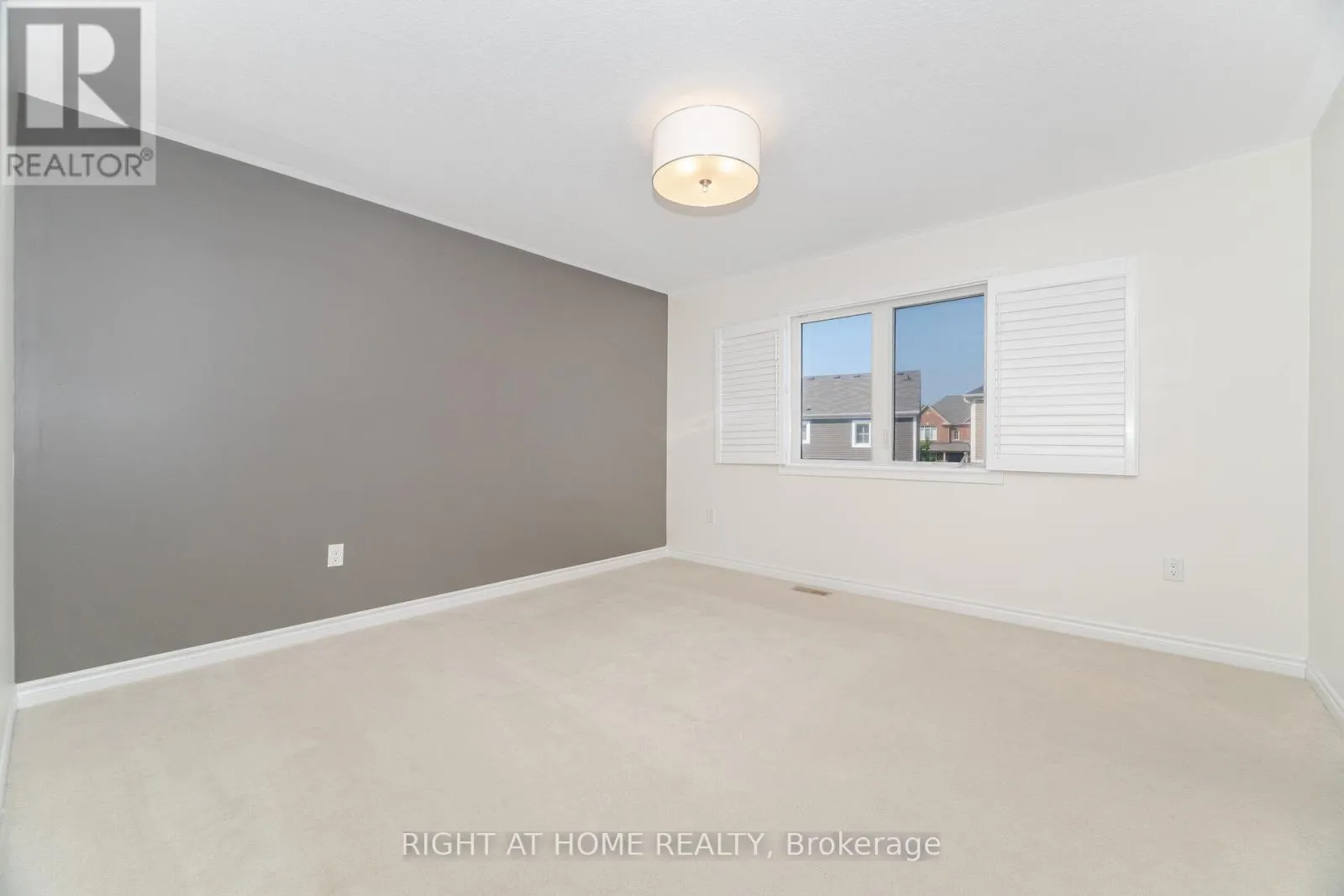 28 PICKETT PLACE