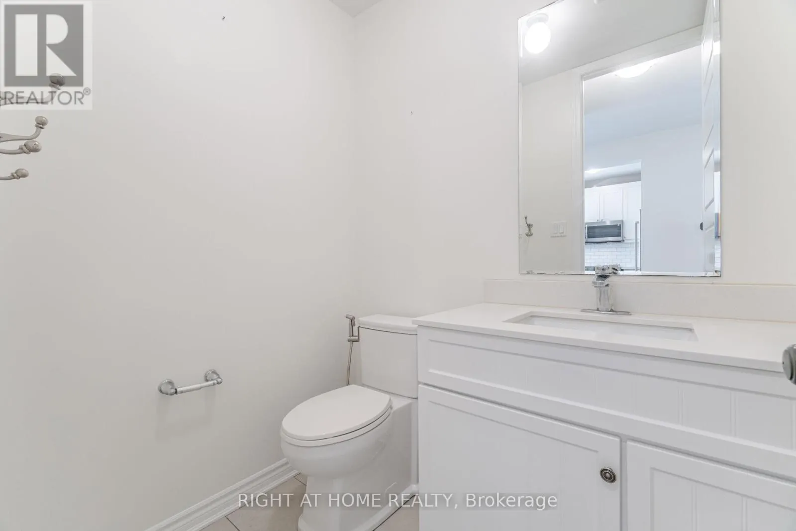 28 PICKETT PLACE