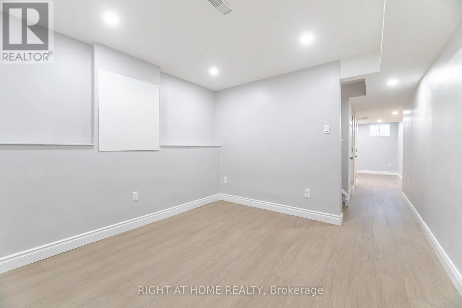 28 PICKETT PLACE