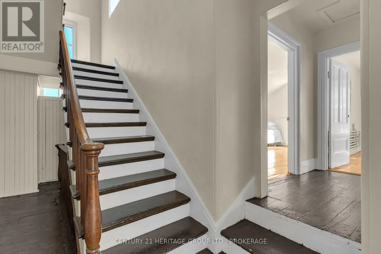389 KING STREET E