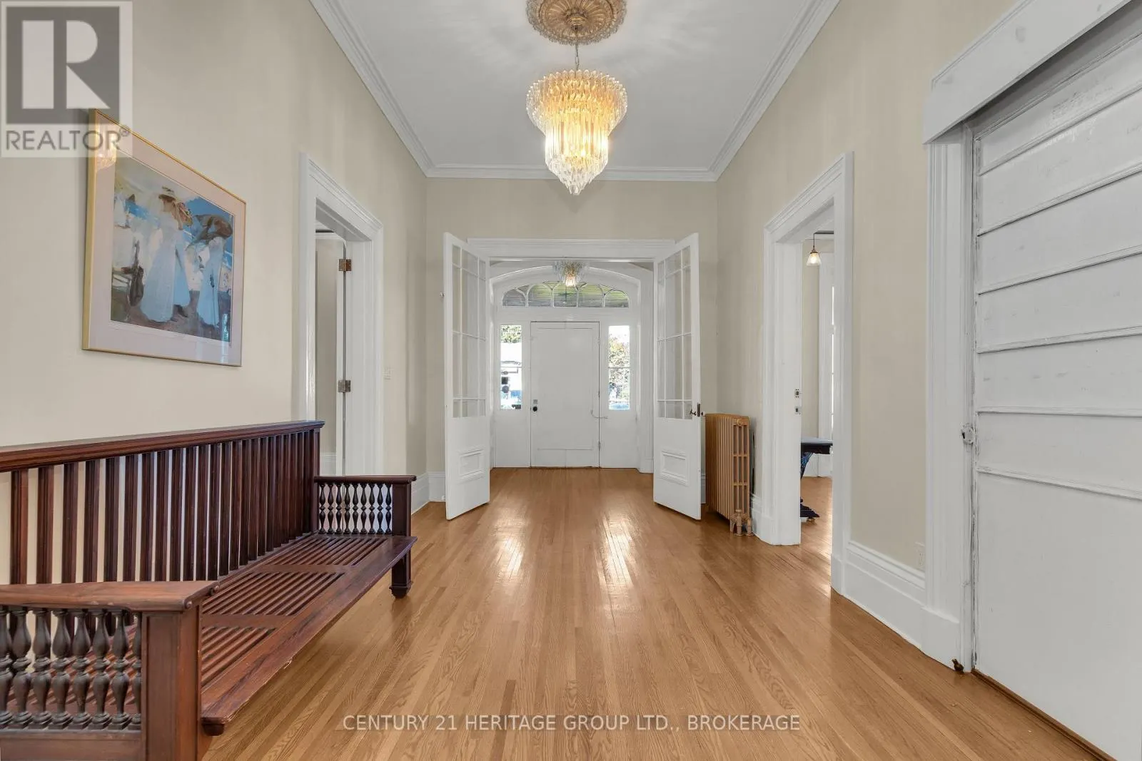 389 KING STREET E