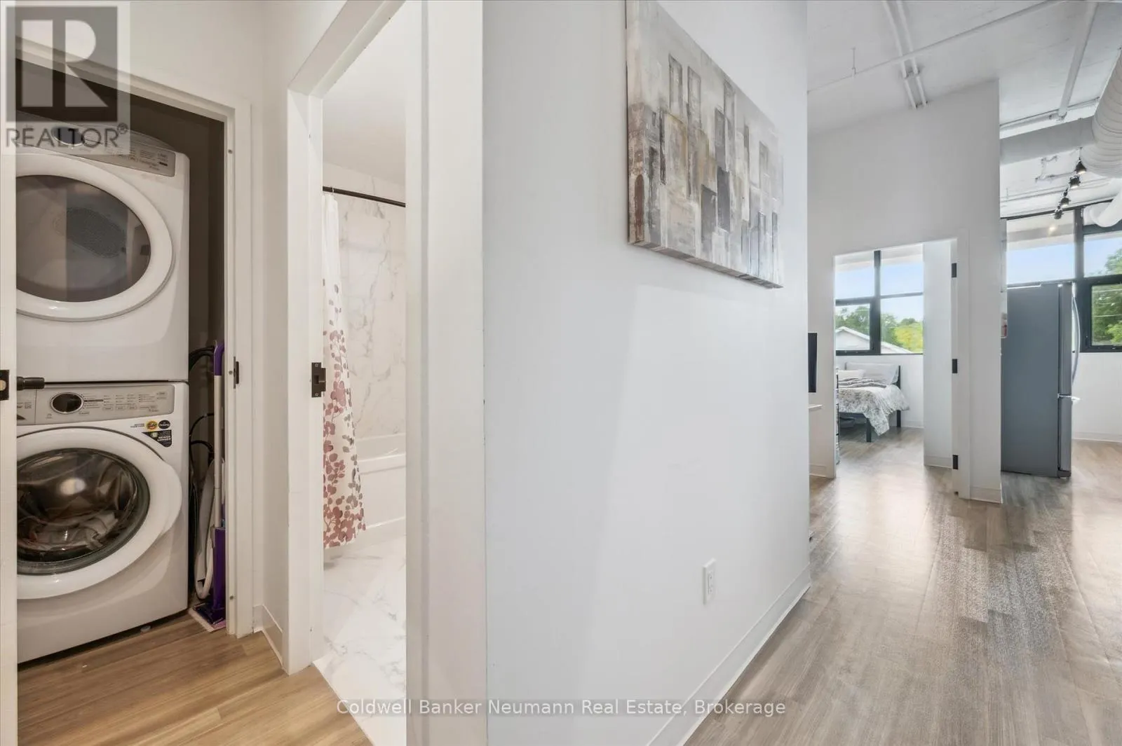 218 - 120 HURON STREET, #218