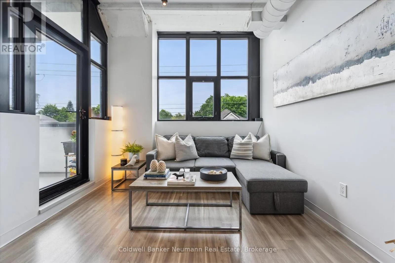 218 - 120 HURON STREET, #218