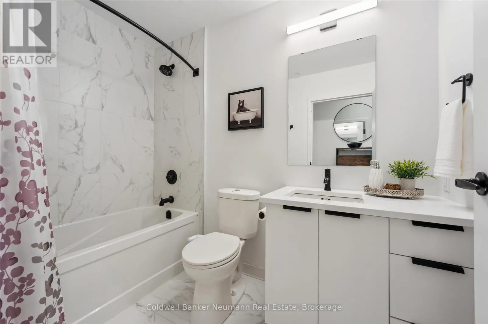 218 - 120 HURON STREET, #218