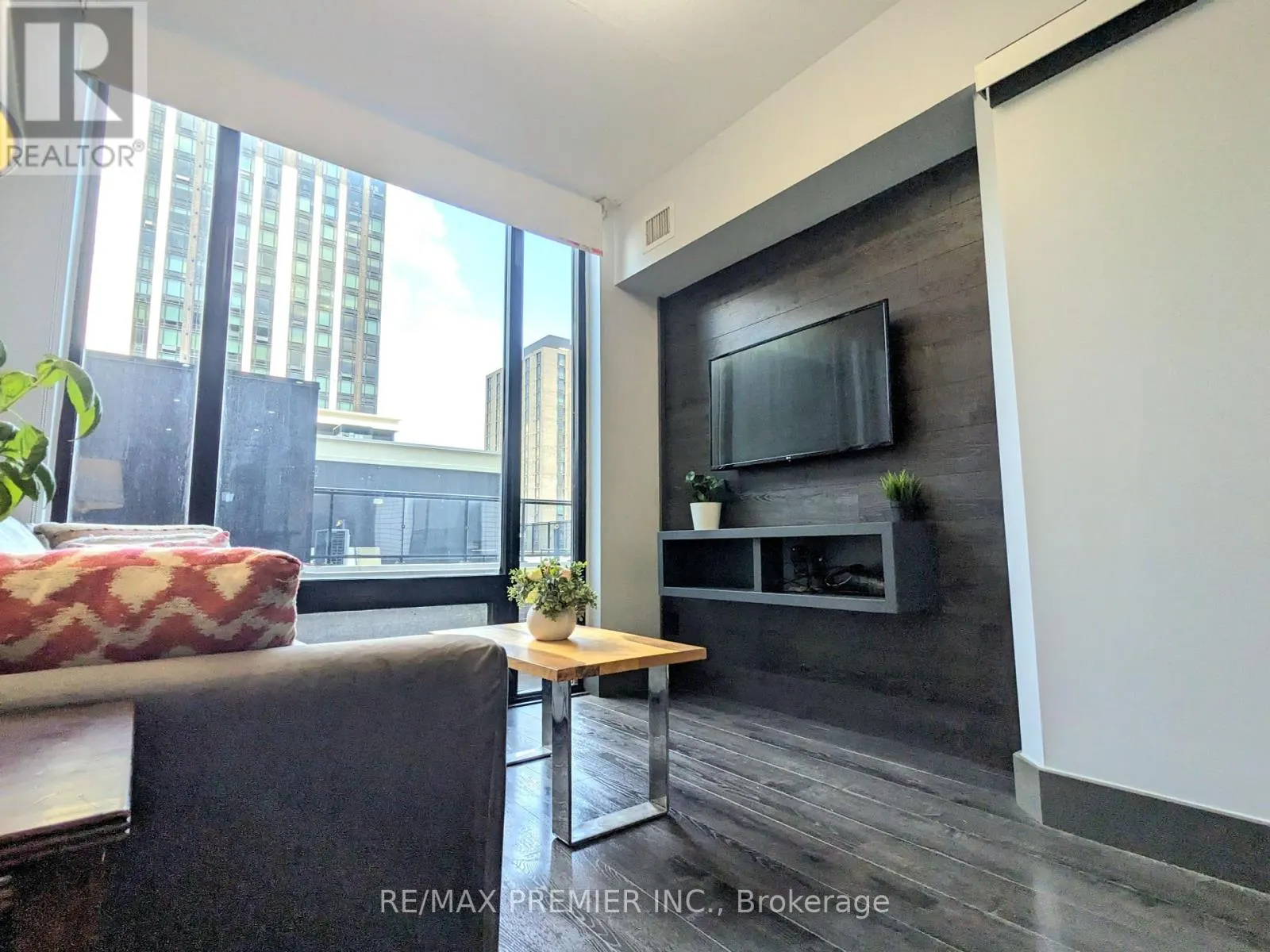 S803 - 330 PHILLIP STREET
