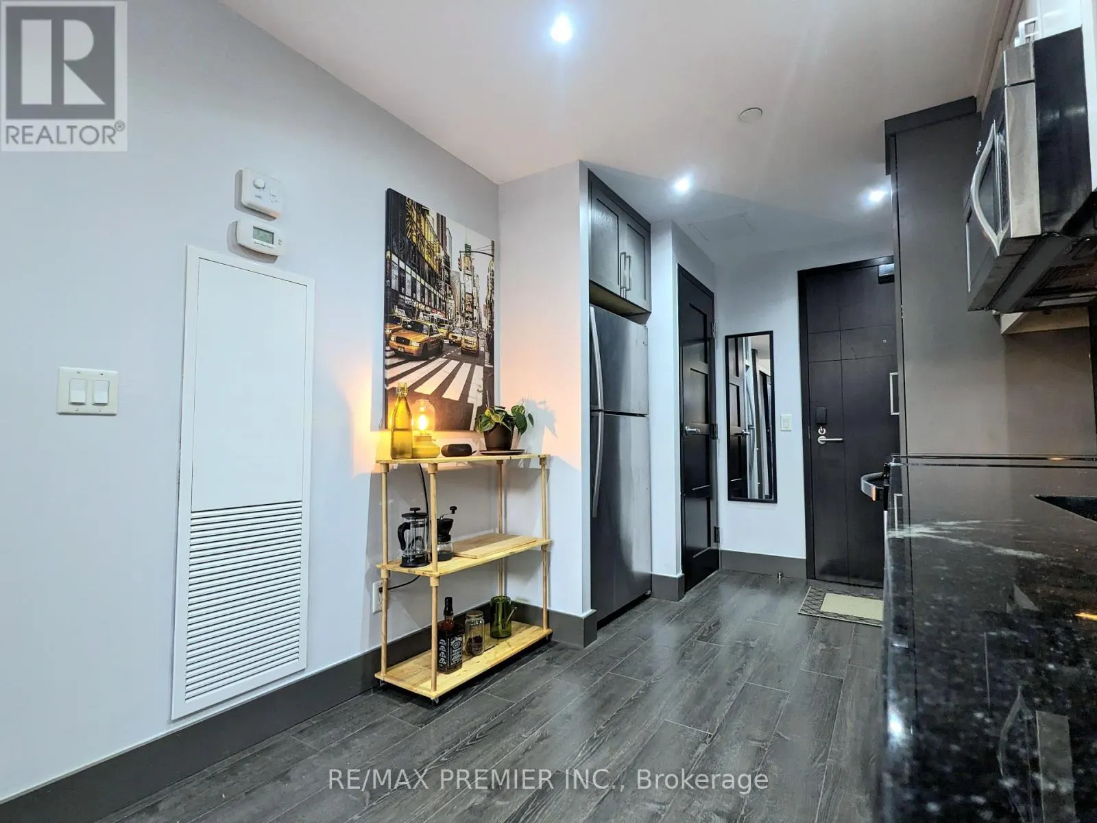 S803 - 330 PHILLIP STREET