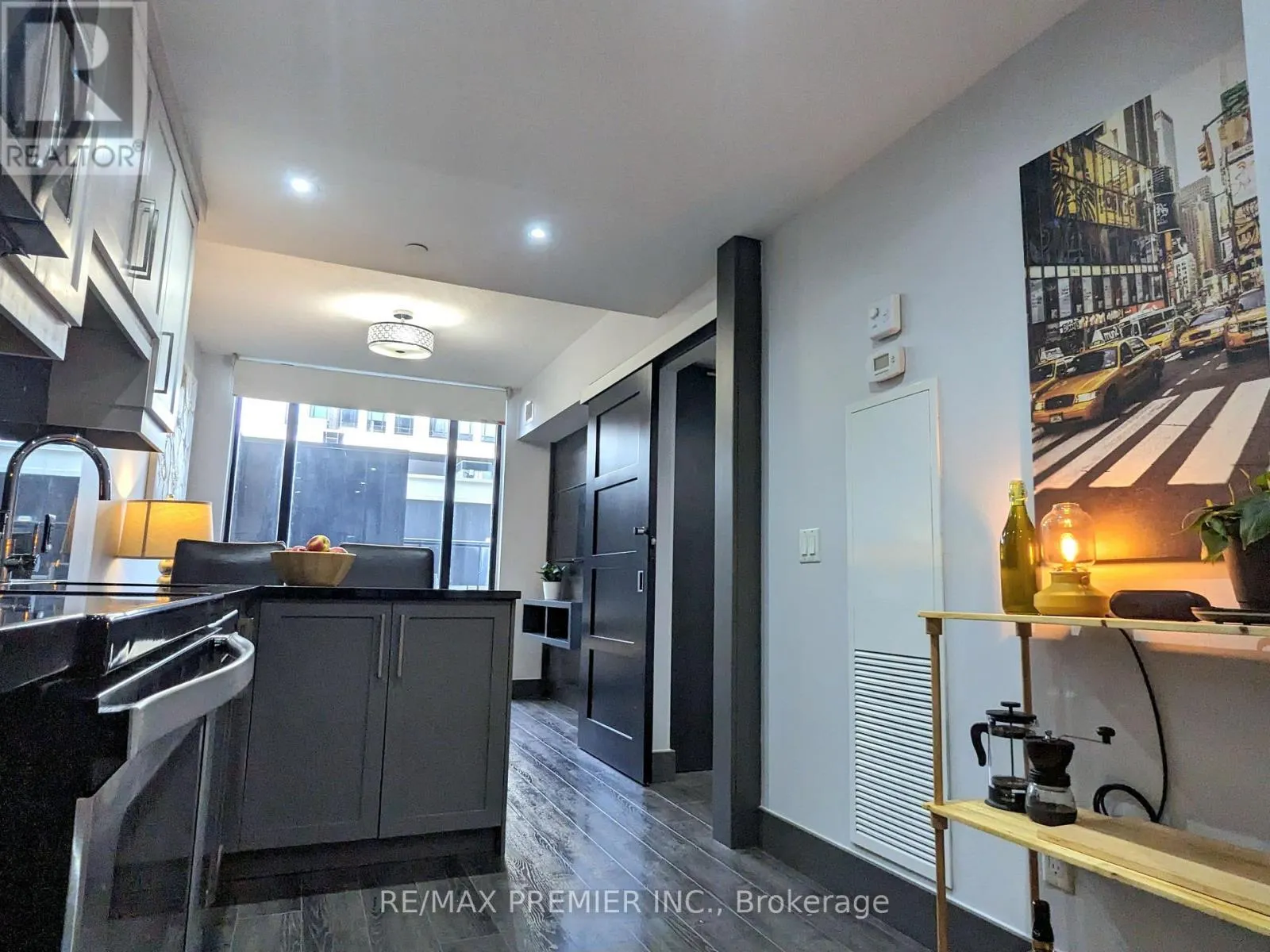 S803 - 330 PHILLIP STREET