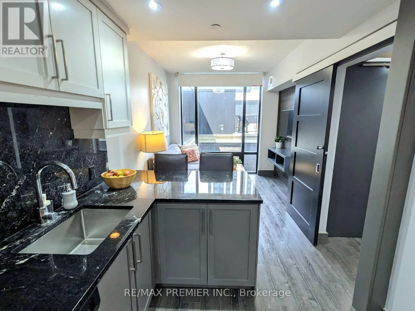 S803 - 330 PHILLIP STREET