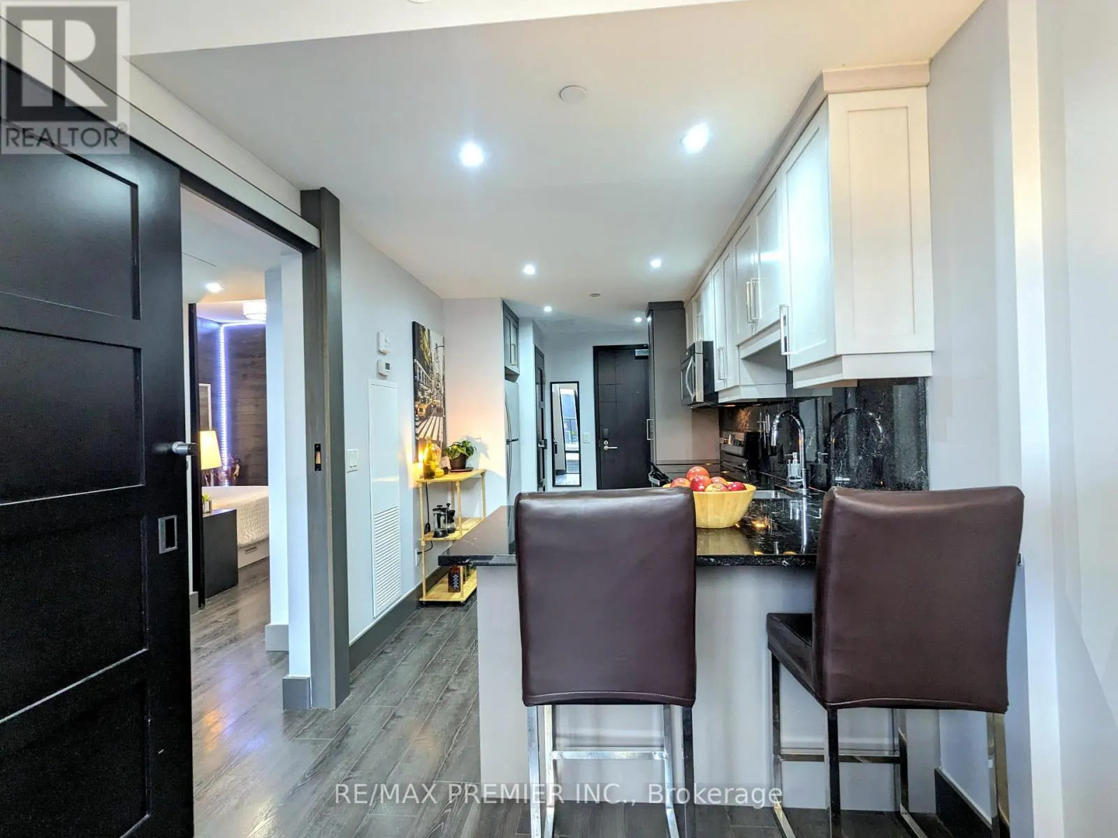 S803 - 330 PHILLIP STREET