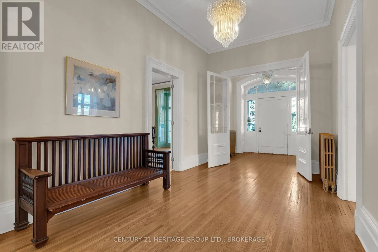 389 KING STREET E